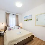 Apartman Sanja Apartamento