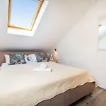 Daire Apartman Sanja *