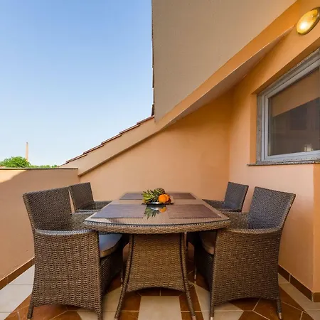 Apartman Sanja * نين