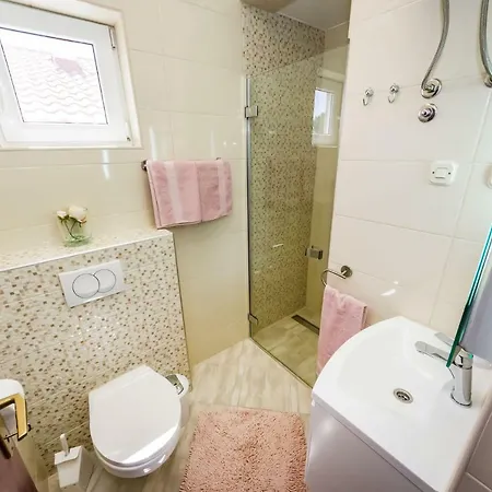 Apartman Sanja شقة