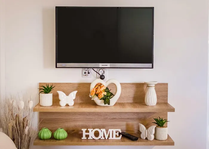 Apartman Sanja * Нин